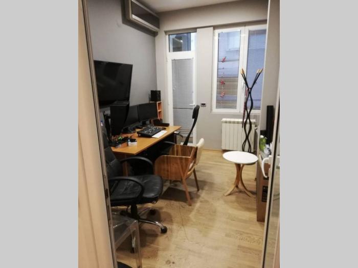 crkva svetog marka, resavska 102m2 besplatni mali oglasi
