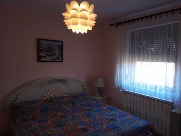 kaluđerica, centar, kuća 300m2, 5 ari, uknjižena besplatni mali oglasi