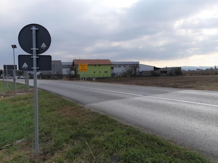 prodajem plac za poslovanje 1254m2 u rumenci kod novog sada besplatni mali oglasi