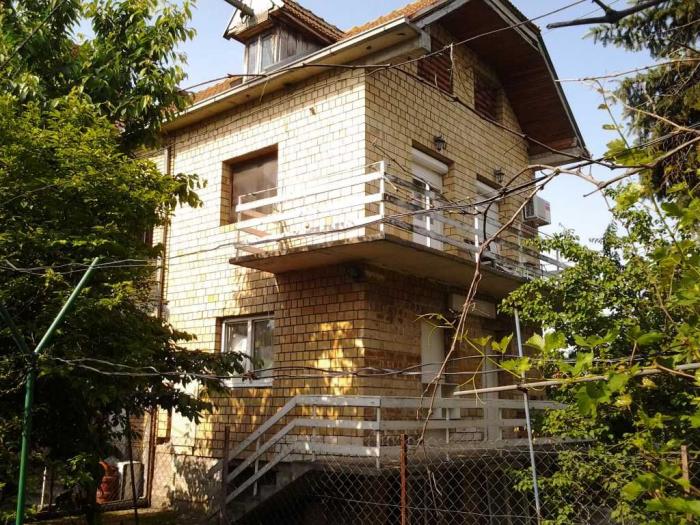 na prodaju kuća u surčinu, 400 m2 besplatni mali oglasi