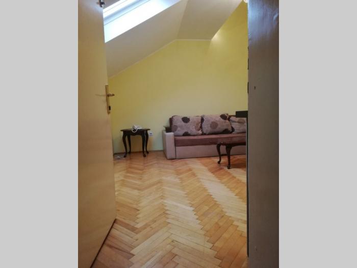 izdavanje, savski venac, užička, stan u kući 80m2 besplatni mali oglasi