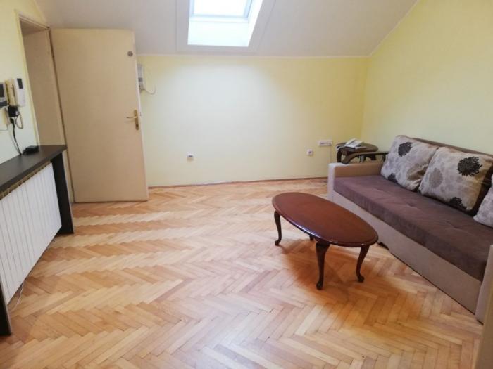 izdavanje, savski venac, užička, stan u kući 80m2 besplatni mali oglasi