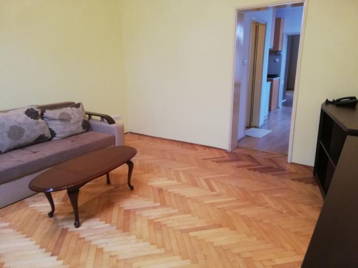 izdavanje, savski venac, užička, stan u kući 80m2 besplatni mali oglasi