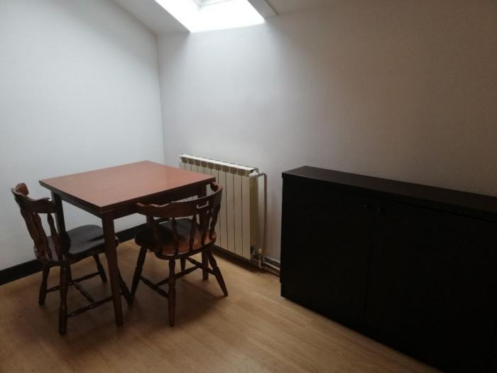 izdavanje, savski venac, užička, stan u kući 80m2 besplatni mali oglasi