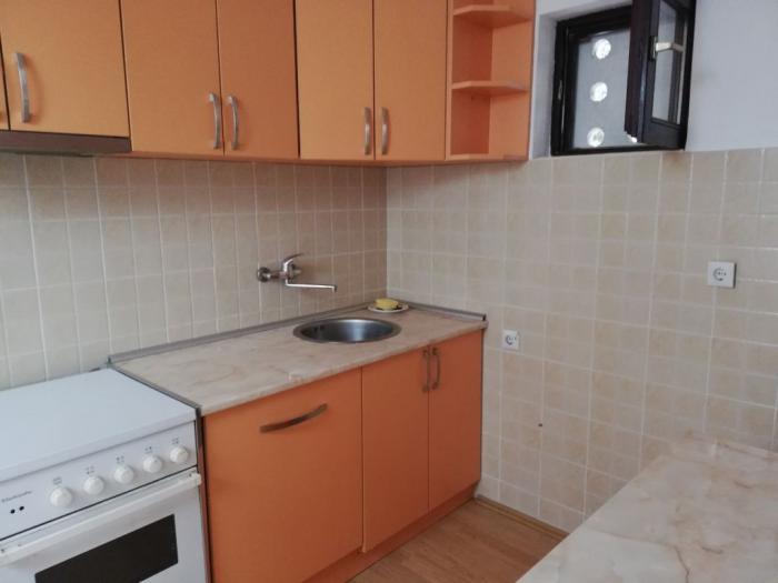 izdavanje, savski venac, užička, stan u kući 80m2 besplatni mali oglasi
