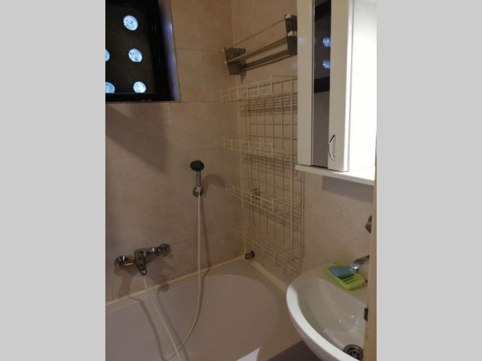 izdavanje, savski venac, užička, stan u kući 80m2 besplatni mali oglasi