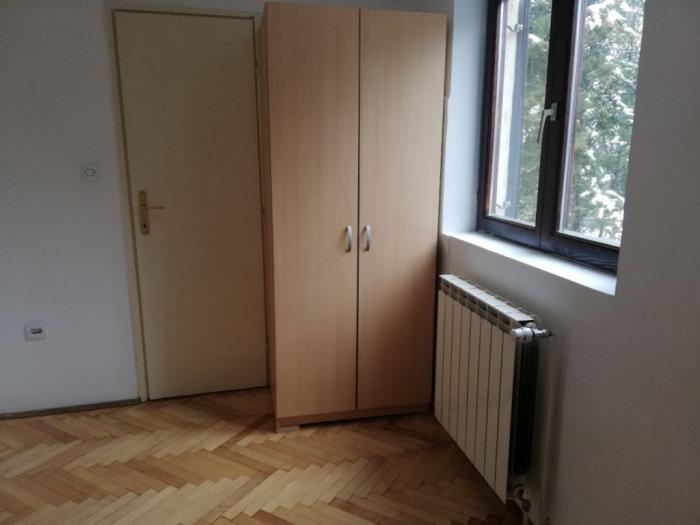 izdavanje, savski venac, užička, stan u kući 80m2 besplatni mali oglasi