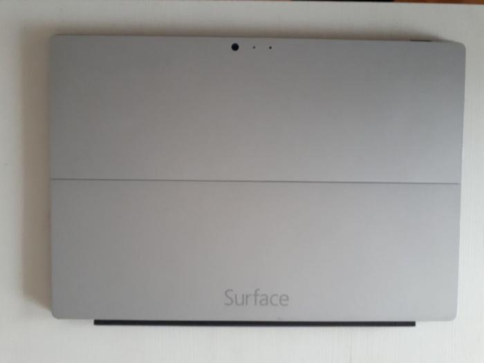 prodaja microsoft surace windows 10 2u1 (tablet, laptop) besplatni mali oglasi