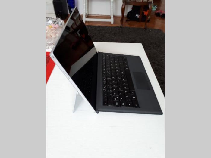 prodaja microsoft surace windows 10 2u1 (tablet, laptop) besplatni mali oglasi
