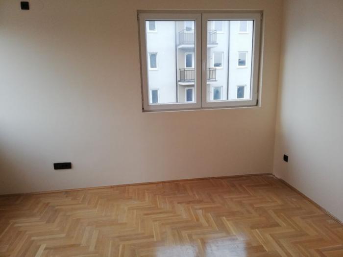 vojvode vlahovića, 71m2 besplatni mali oglasi