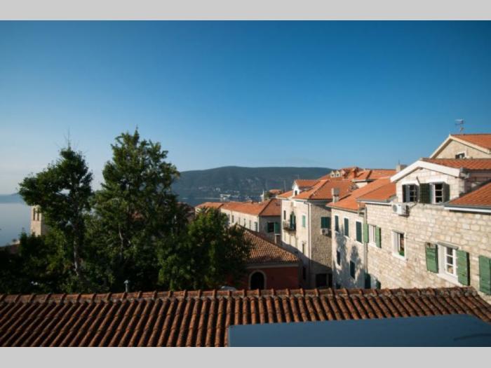 herceg novi, stari grad kuća 280m2 besplatni mali oglasi