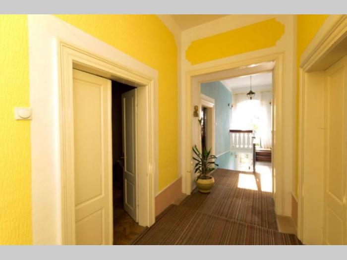 herceg novi, stari grad kuća 280m2 besplatni mali oglasi