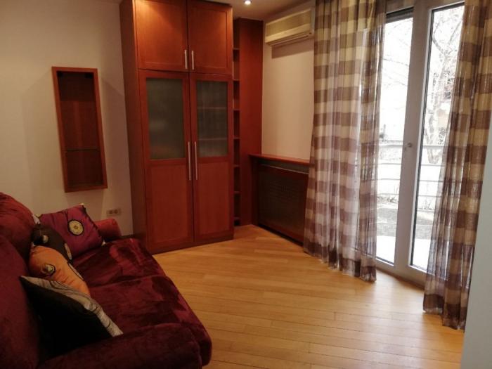 izdavanje, vračar, patrijarha gavrila 142m2 besplatni mali oglasi