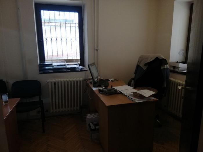 izdavanje, zvezdara, severni bulevar 800m2 besplatni mali oglasi