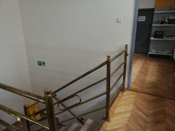 izdavanje, zvezdara, severni bulevar 800m2 besplatni mali oglasi