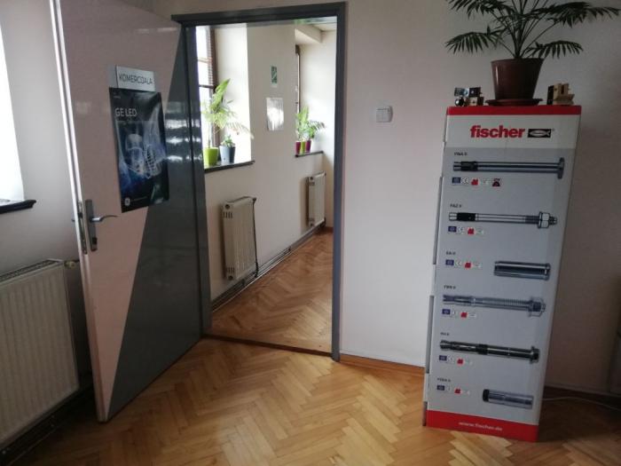 izdavanje, zvezdara, severni bulevar 800m2 besplatni mali oglasi