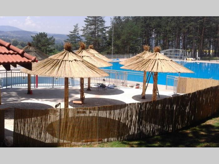 pletena trska pogodna za ograđivanje, suncobrane i lake krovove besplatni mali oglasi
