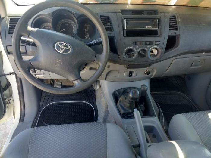 toyota hilux 2 5 d4d 4x4 besplatni mali oglasi