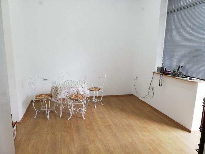 centar, kraljice natalije , lokal 20m2 besplatni mali oglasi