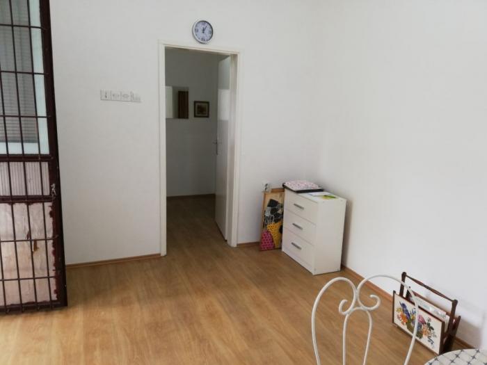centar, ekstra lokacija, kraljice natalije 20m2 besplatni mali oglasi