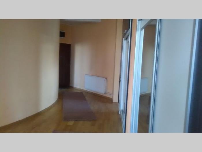 centar, zdravka čelara 3 0,lux, namešten besplatni mali oglasi