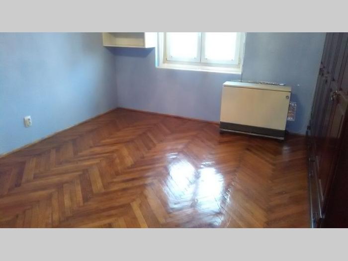 centar, resavska 3 0, salonac,prazan besplatni mali oglasi