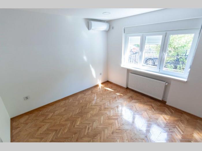 izdavanje, košutnjak, kuća 400m2, u blizini škole besplatni mali oglasi