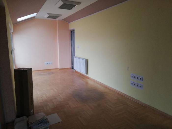 poslovno stambena zgrada na lekinom brdu, u blizini crkve besplatni mali oglasi