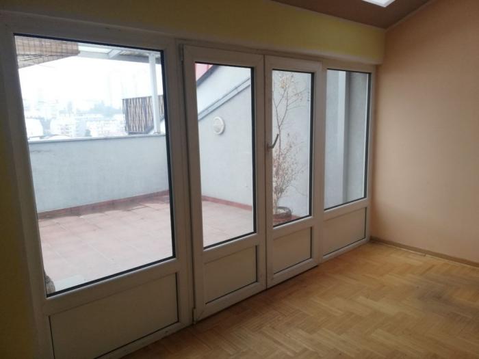 poslovno stambena zgrada na lekinom brdu, u blizini crkve besplatni mali oglasi