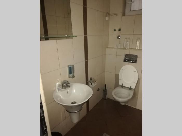 poslovno stambena zgrada na lekinom brdu, u blizini crkve besplatni mali oglasi