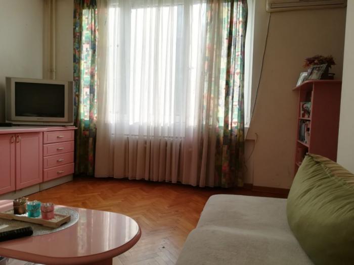 izdavanje, hram, svetog save 35m2 besplatni mali oglasi