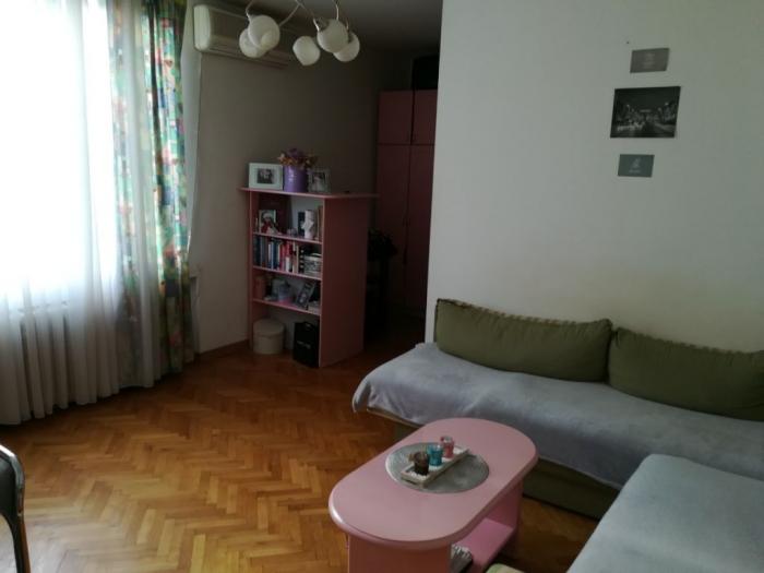 izdavanje, hram, svetog save 35m2 besplatni mali oglasi