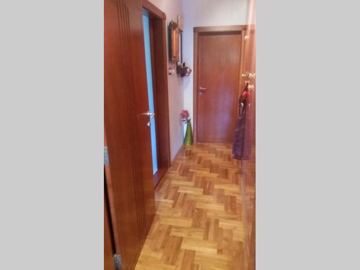 banjica 6, kanarevo brdo, borska 84m2 besplatni mali oglasi