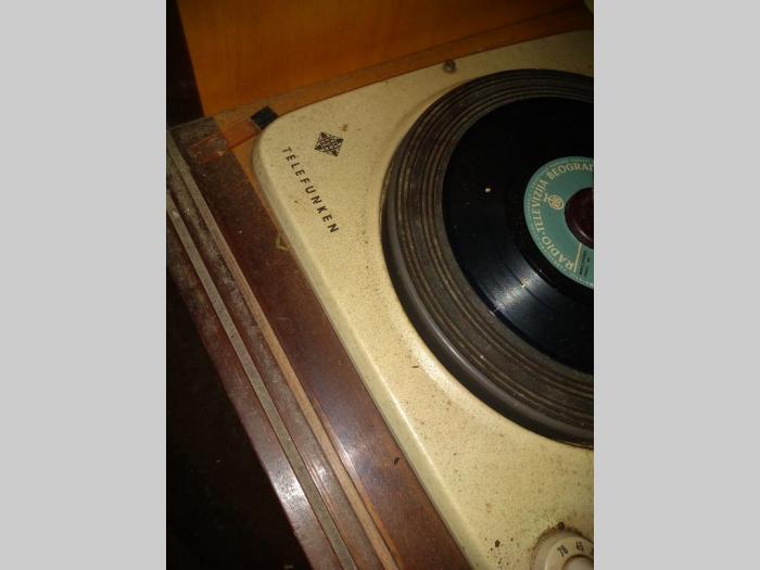 starinska komoda sa radiom i gramofonom besplatni mali oglasi