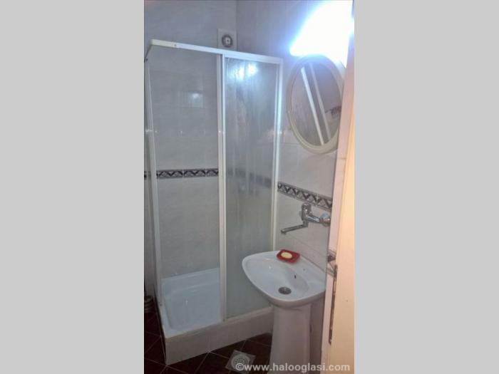 ulični lokal 60m2 zemun, karađorđev trg besplatni mali oglasi