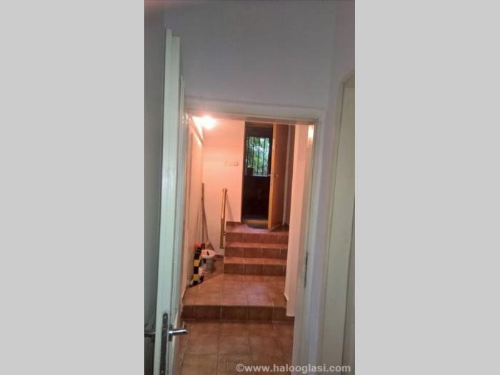 ulični lokal 60m2 zemun, karađorđev trg besplatni mali oglasi