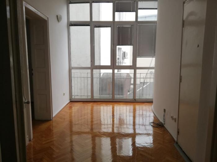 izdavanje, centar, nušićeva 100m2 besplatni mali oglasi