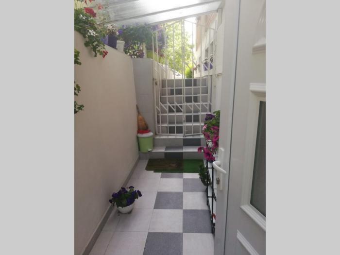 kanarevo brdo, vukasovićeva 51m2 20m2 terasa besplatni mali oglasi