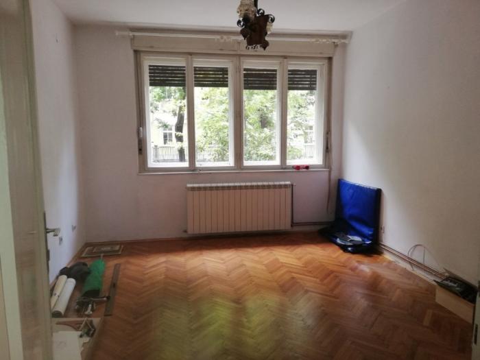 zemun, 22 oktobra, stan 63m2 besplatni mali oglasi
