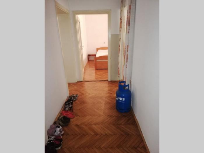 zemun, 22 oktobra, stan 63m2 besplatni mali oglasi
