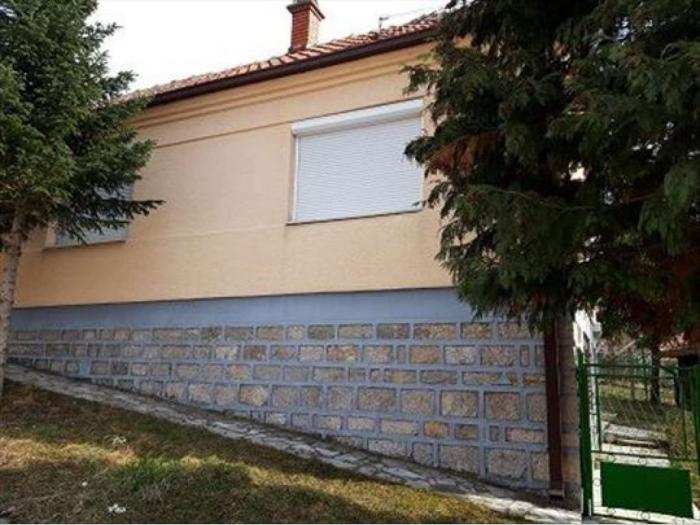 prodajem kuću na ubu, kompletno nameštena besplatni mali oglasi