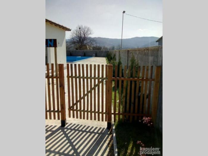 prodaja, restoran i otvoreni bazen besplatni mali oglasi