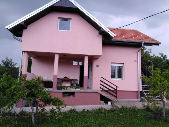 mladenovac, kosmaj koraćica 80m2 besplatni mali oglasi