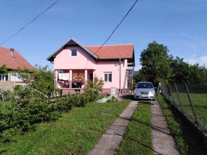mladenovac, kosmaj koraćica 80m2 besplatni mali oglasi
