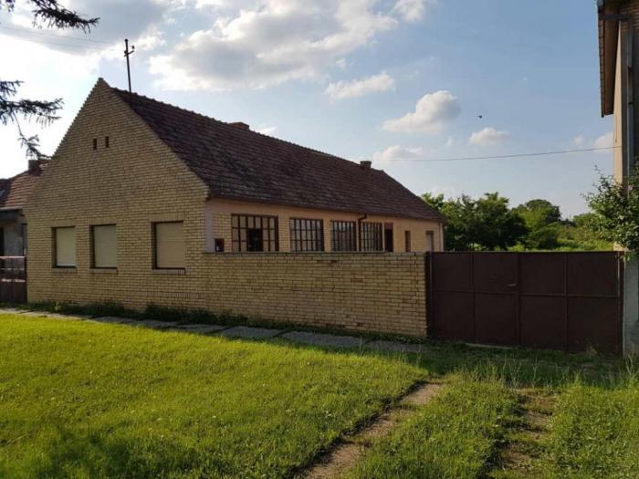 kuća u stajićevu besplatni mali oglasi