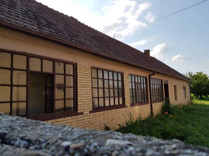 kuća u stajićevu besplatni mali oglasi
