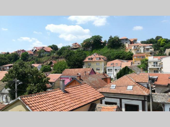 prodajem lux dvosoban stan u centru zemuna besplatni mali oglasi