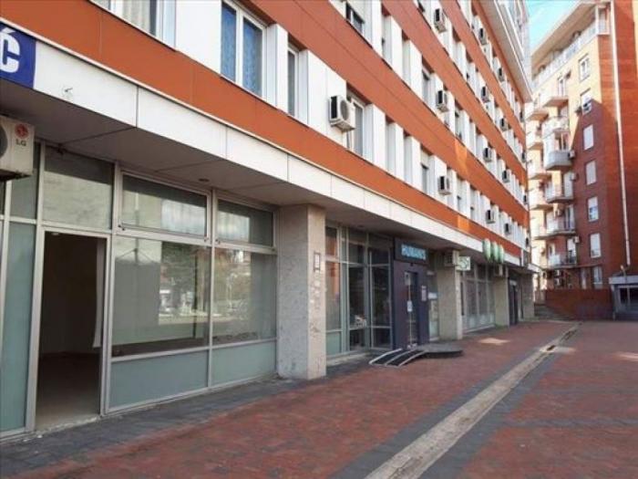 lokal 43m2 u novijoj zgradi, za sve namene besplatni mali oglasi