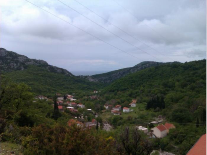 prodajem vikendicu u crnoj gori na moru, bar đurmani besplatni mali oglasi