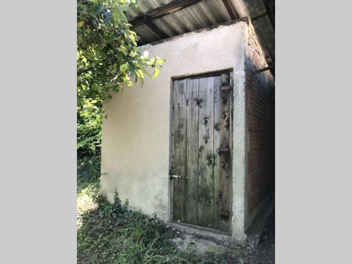prodajem vikendicu u starom slankamenu besplatni mali oglasi